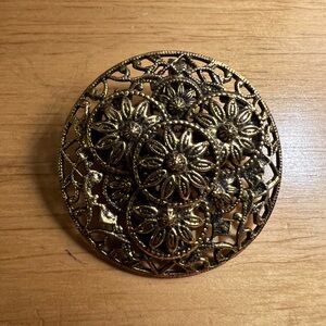 Vintage Floral Brooch or Pendant